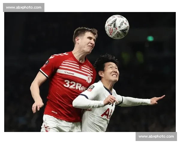 足球赛场风云再起精彩比分回顾各大联赛战况分析与未来走势预测 - 副本 (2)